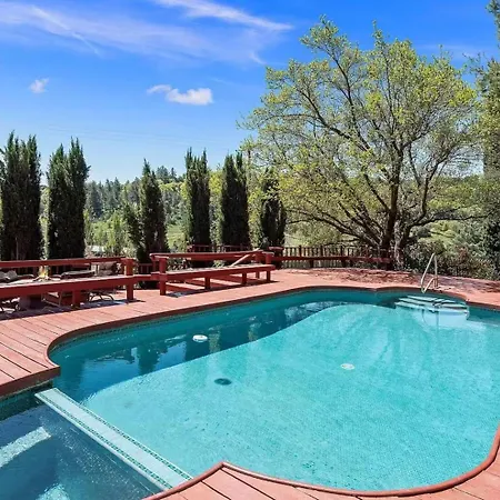 Eaglenest Inn With Pool & Spa